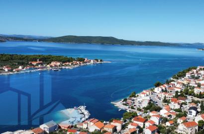 Baugrundstück in Brodarica mit Meerblick, 1.230 m², in ruhiger Lage