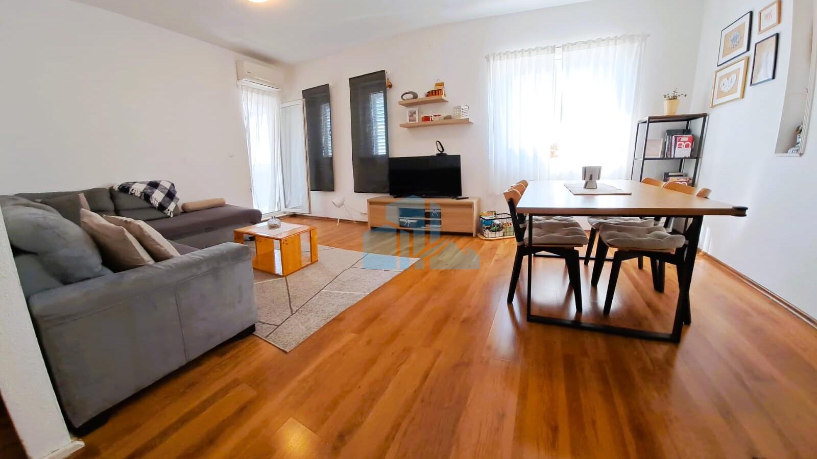 Stan: Šibenik, Vidici 110.00 m2