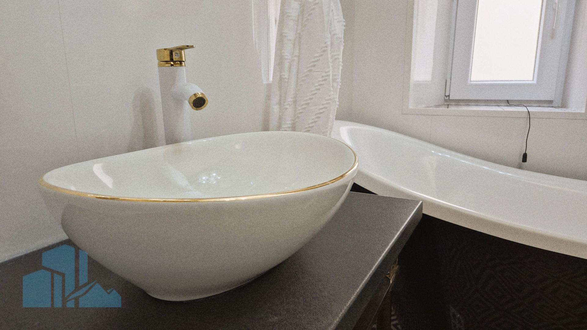 Stan u staroj jezgri – kompletno adaptiran 2026 - useljiv, top lokacija blizu Poljane