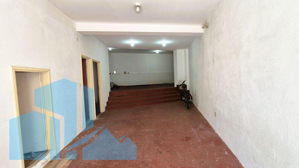 Poslovni prostor: Vodice, centar, ulični lokal, 85 m2 (prodaja)