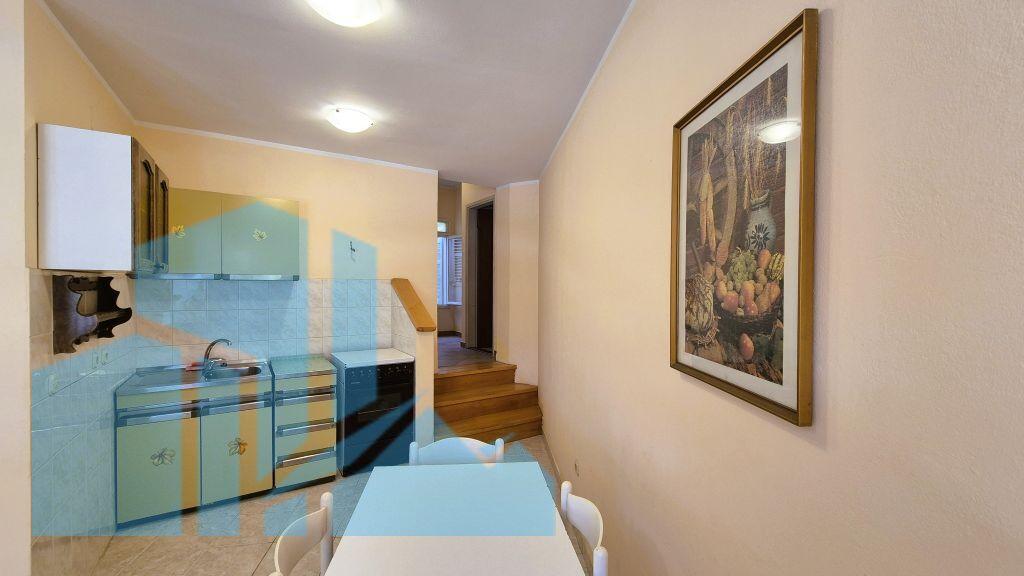 Stan: Vodice, centar 79.00 m2 (prodaja)