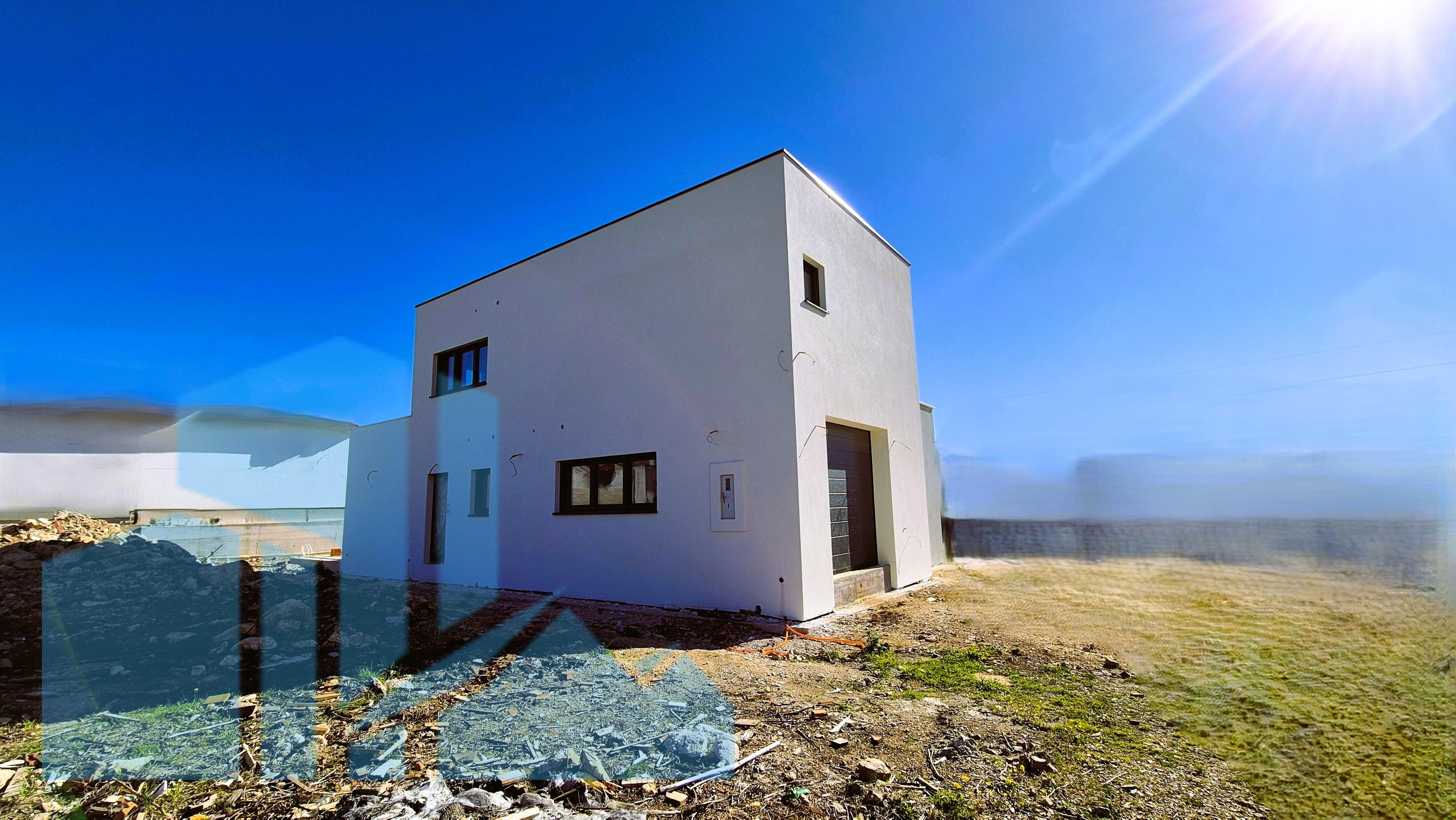 Kuća: Vodice 176m2 – Luksuzna novogradnja s bazenom i modernom arhitekturom