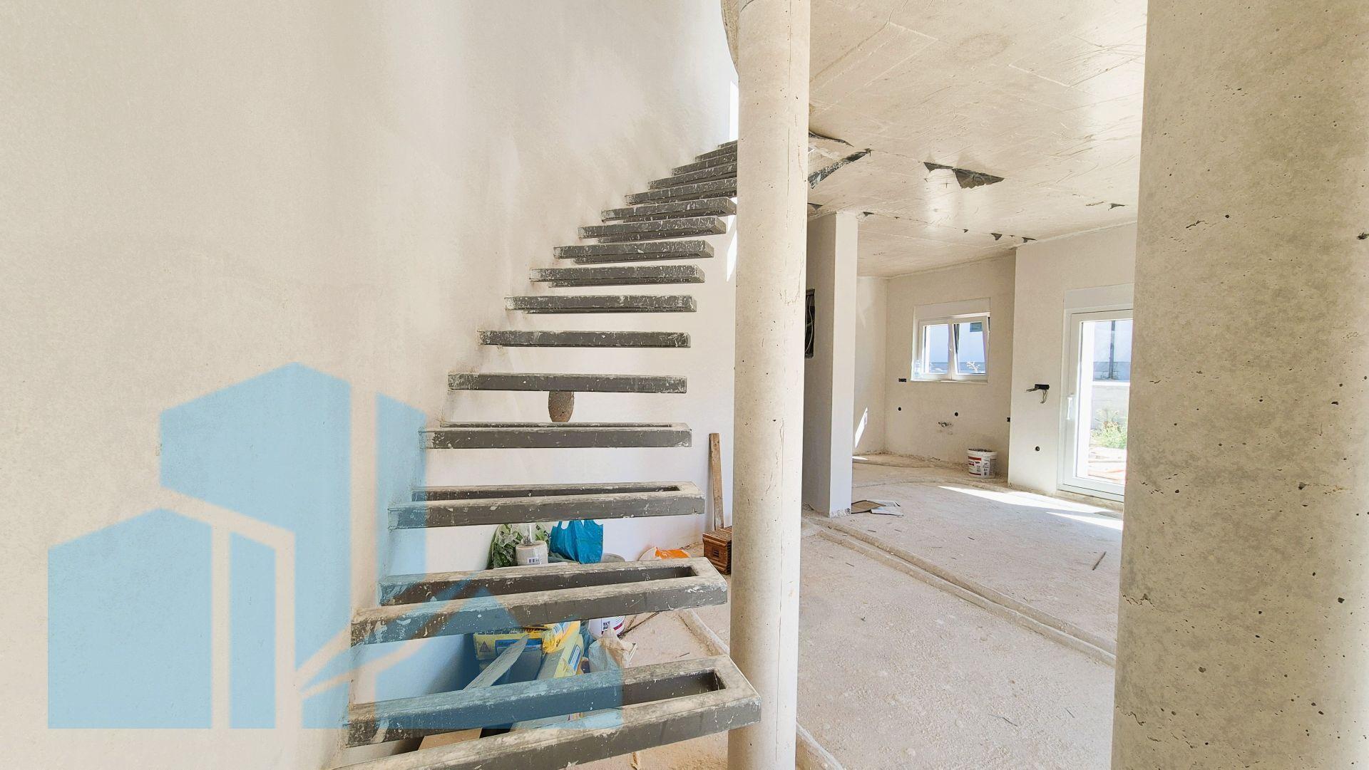 Kuća: Vodice 176m2 – Luksuzna novogradnja s bazenom i modernom arhitekturom